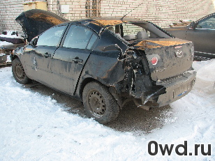 Битый автомобиль Mazda 3