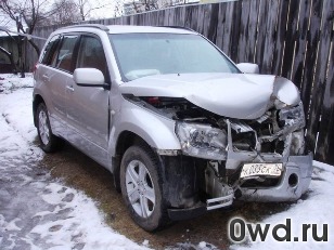 Битый автомобиль Suzuki Grand Vitara